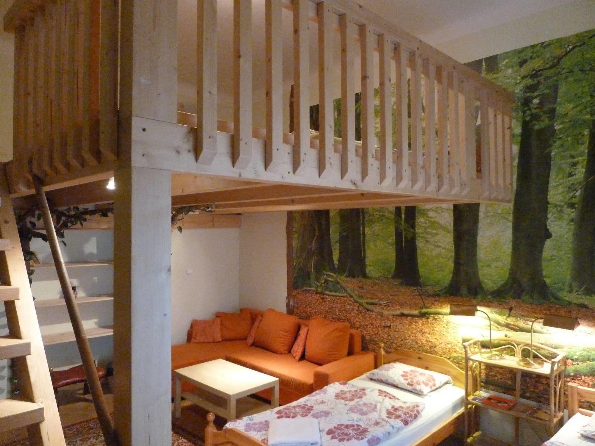 Artharmony & Hostel Praha